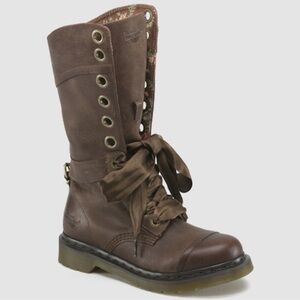 Dr. Martens 1914 Triumph boot